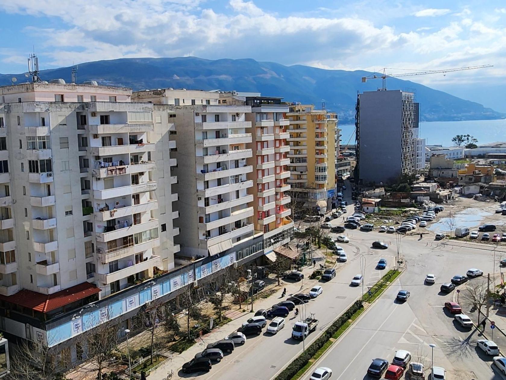 Holiday Inn Vlorë Exterior foto